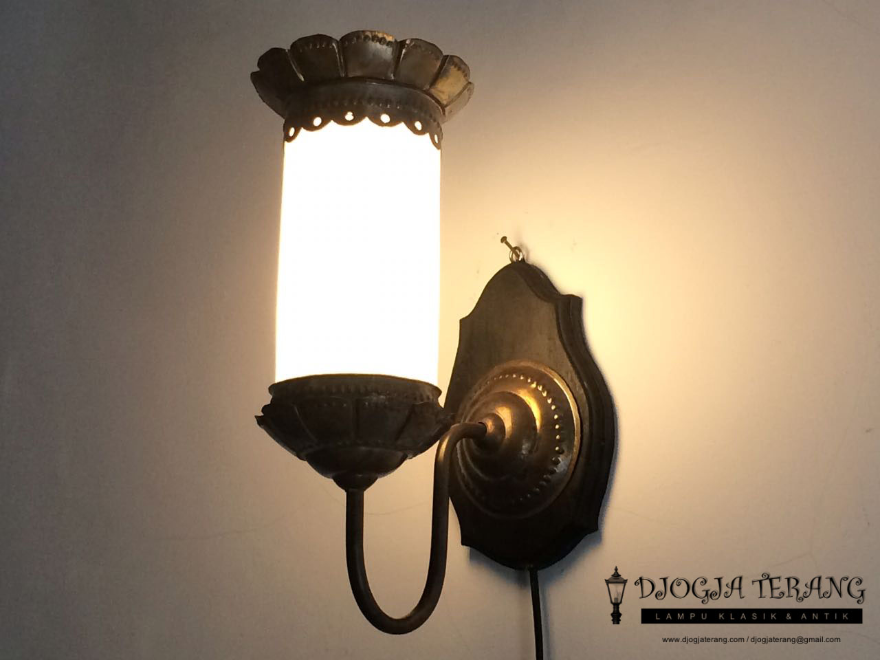  Lampu  Dinding Kuningan Klasik Antik B1 Djogjaterang 