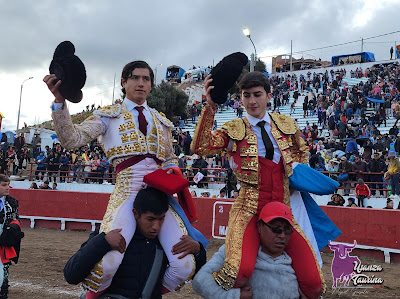 torero mexicano luis david adame matador español manuel perera a hombros plaza toros allinccapac macusani puno