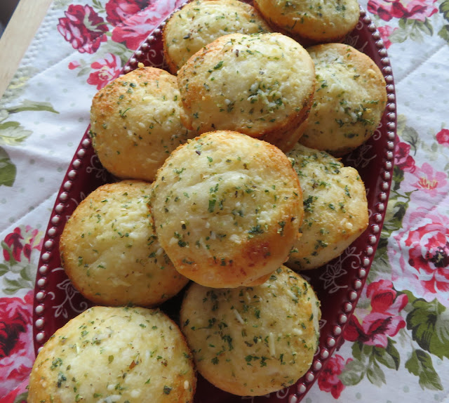 Easy Garlic & Herb Rolls