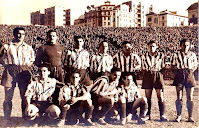 CLUB ATLÉTICO AVIACIÓN. Temporada 1945-46. Aparicio, Pérez, Taltavull, Andrade, Farias, Mencía y Pepe Cobo; Germán, Cuenca, Campos y Óscar Quiralte. CLUB ATLÉTICO AVIACIÓN 1 ATLÉTICO DE BILBAO 0. 30/12/1945. Campeonato de Liga de 1ª División, jornada 13. Madrid, estadio Metropolitano. GOLES: 1-0: 54’, Taltavull