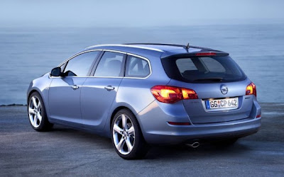 2011-Opel-Astra-Sports-Tourer-Back-Side