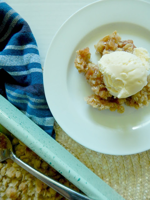 cinnamon rhubarb crisp