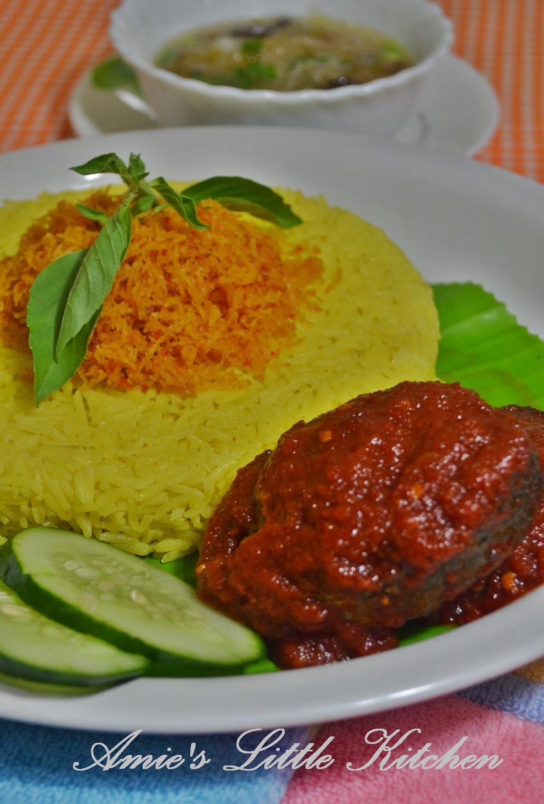 AMIE'S LITTLE KITCHEN: Nasi Kuning Sambal Ikan Tongkol 