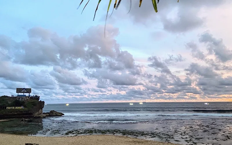 foto pantai kukup sore hari sunset