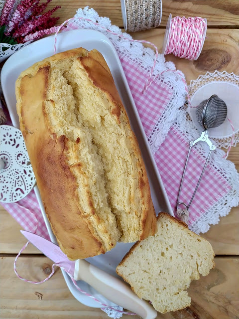 Receta de bizcocho de cava y queso ricotta. Desayuno, merienda, postre. Tierno, jugoso, esponjoso, fácil, requesón, receta de aprovechamiento, Lidl, horno, Cuca