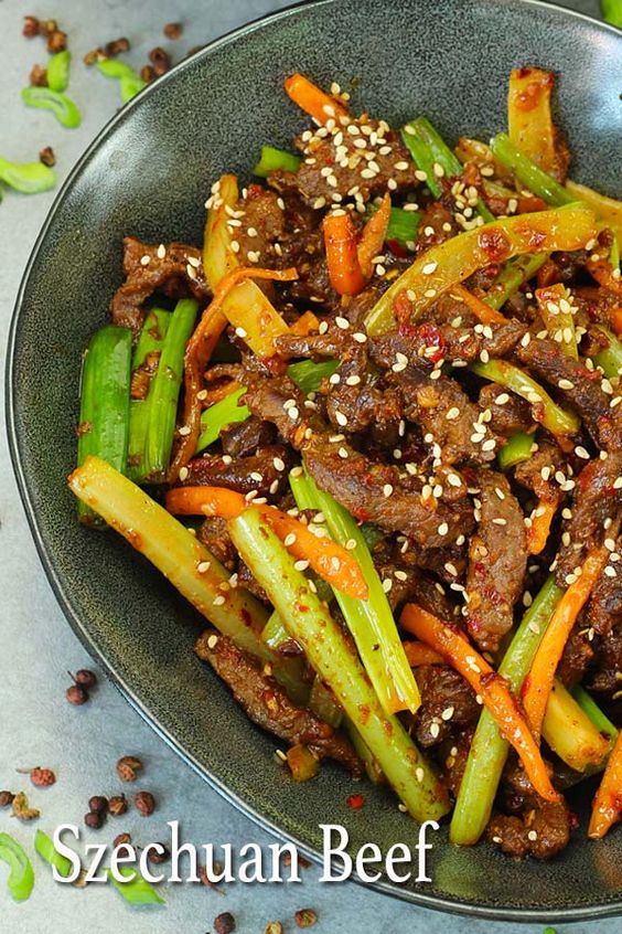 A super simple Szechuan beef stir fry recipe that's ready in less than 30 minutes. Easy, healthy and delicious dinner recipe. Don't forget your bowl of rice to go with it.