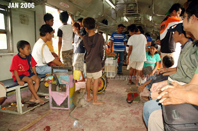 Foto-Foto KRL tahun 2005 dan 2006 yang Sangar sekaligus Nekad