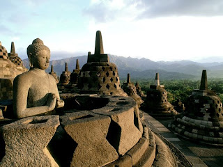 Candi Borobudur salah satu 7 keajaiban dunia