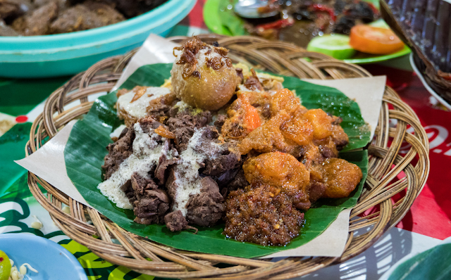 Mencicipi dan Berkunjung ke Dapur Gudeg Yu Djum 