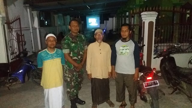 BABINSA DESA LABAN DAMPINGI WARGA JATITEKEN NOBAR FILM G 30 S/PKI