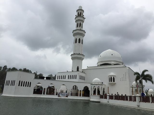 Masjid Terapung Kuala Ibai