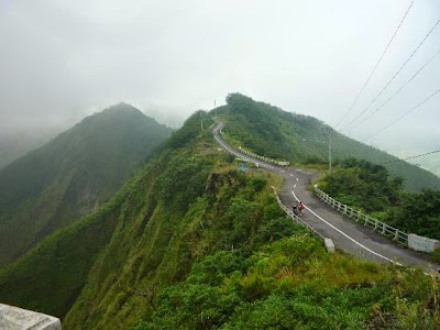 http://gallery-wisata.blogspot.com/2015/05/menikmati-indahnya-objek-wisata-gunung-kelud-di-kediri.html