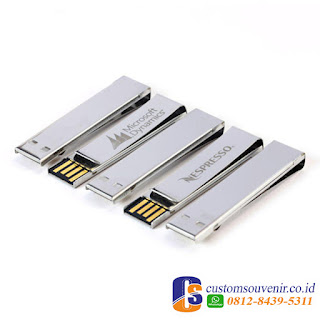 Flashdisk metal capit