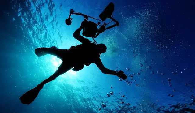 Scuba dive