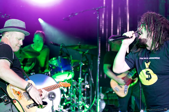 Dan Vickrey, Jim Bogios, Adam Duritz of the Counting Crows (Photo: Kevin Keating)