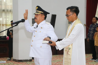 Pj Gubernur Kalbar Lantik Yohanes Ontot sebagai Bupati Sanggau. (Adpim Pemprov Kalbar/Borneotribun)