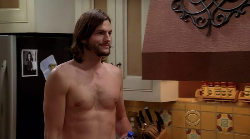 Ashton Kutcher Shirtless in Two and a Half Men s9e01