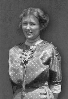 Sybil Gage Weddle  in 1909