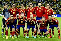 Selección de ESPAÑA - Temporada 2012-13 - Casillas, Sergio Ramos, Arbeloa, Busquets, Piqué, Fernando Torres; Pedro, Mata, Iniesta, Xavi y Jordi Alba - BRASIL 3 (Fred (2) y Neymar), ESPAÑA 0 - 30/06/2013 - Copa de Confederaciones de la FIFA, final - Río de Janeiro (Brasil), estadio Maracaná - Alineación: Casillas; Arbeloa (Azpilicueta, 46'), Piqué, Sergio Ramos, Jordi Alba; Busquets; Pedro, Xavi, Mata (Navas, 52'), Iniesta; y Fernando Torres (Villa, 59') - BRASIL gana por 4ª vez la Copa de Confederaciones