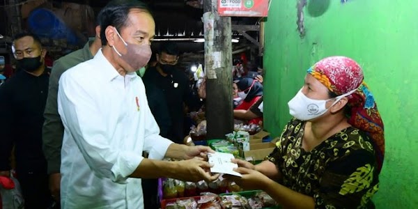 Pedagang di Bandung Dapat Amplop Kosong dari Jokowi, Istana Minta Maaf