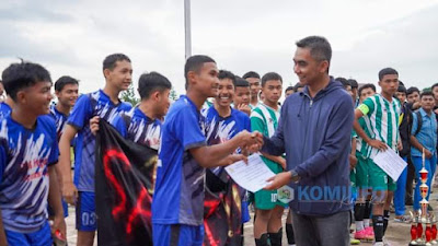 Wabup Karo Tutup Turnamen Sepakbola Pelajar Kabupaten Karo Piala Bupati Tahun 2023