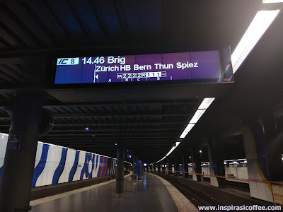 Peron Keberangkatan Stasiun Zurich Flughafen