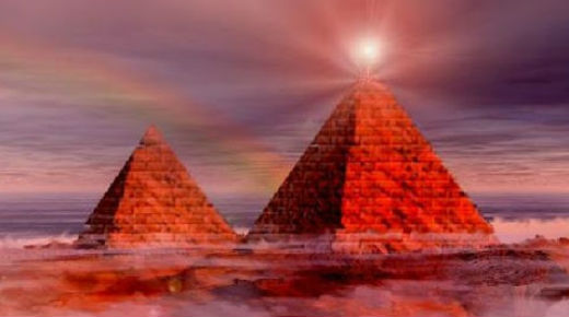Pirámides del mundo transmiten energía hacia la misteriosa nube del espacio