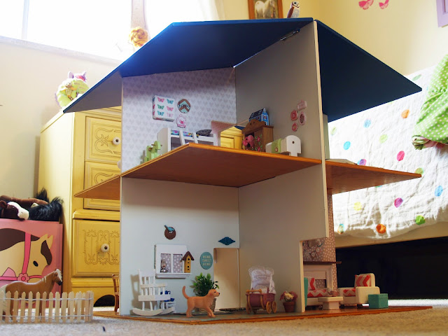 Collapsible Dollhouse
