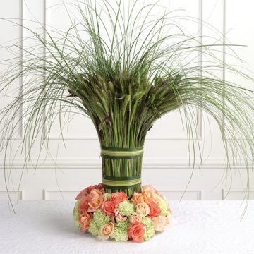 This sweetgrass centerpiece is perfect for an elegant beach wedding