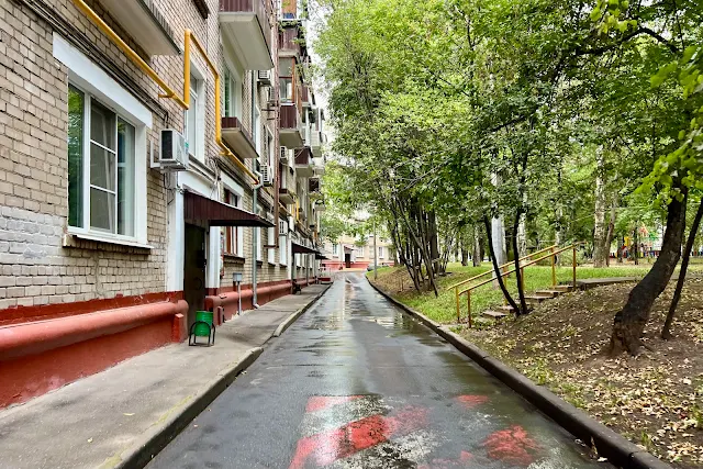Аэродромная улица, Нелидовская улица, дворы