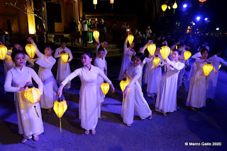 LAS NONCHES DE LUNA LLENA DE HOI AN, VIETNAM