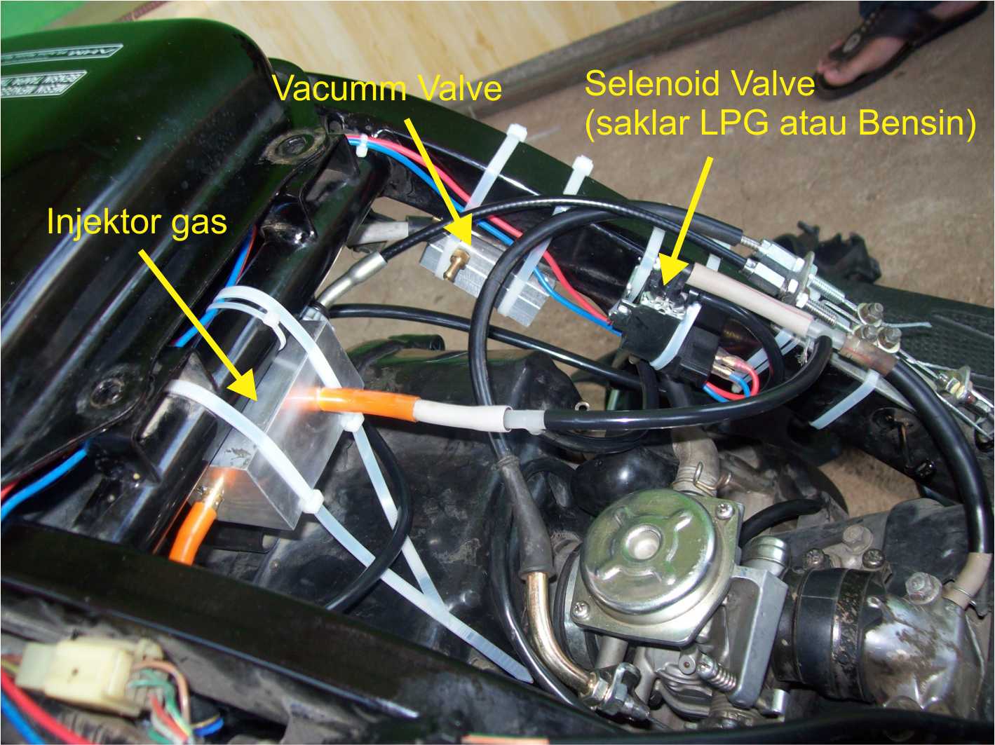 Konverter Kit LPG Untuk Sepeda Motor Konverter Kit LPG Hybrid