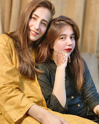Hiba Aziz with her SIster