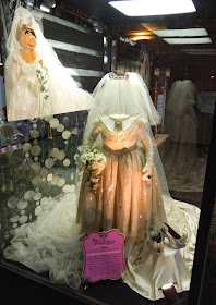 Miss Piggy Vivienne Westwood wedding gown Muppets Most Wanted