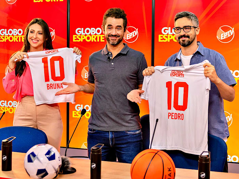 Felipe Andreoli, apresentador do Globo Esporte, entre Bruna Ficagna e Pedro Guilherme, apresentadores do novo Globo Esporte em Campinas e São Carlos, respectivamente