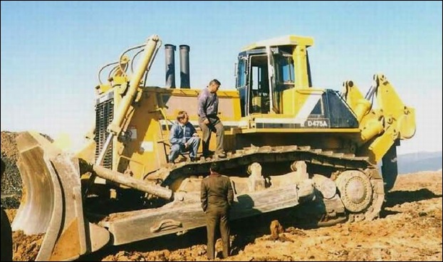 KOMATSU D475A-5SD  Bulldozer 