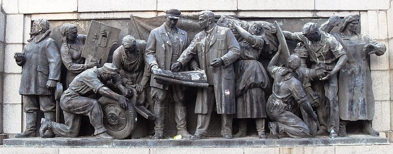 monument-soviet-army-sofia-14