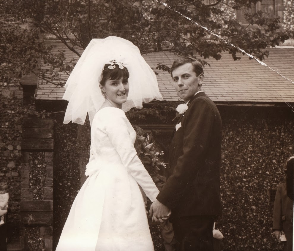 Adorable Real Vintage Wedding  Photos From the 1960s 