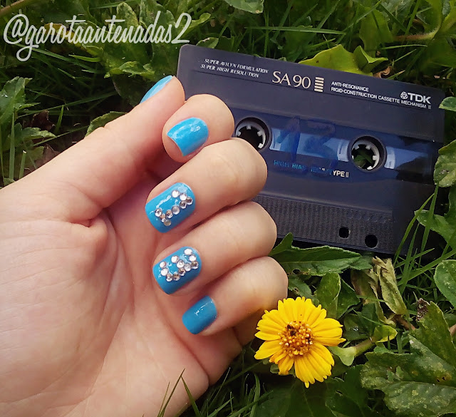 unhas-azul-inspiradas-13-reasons-why