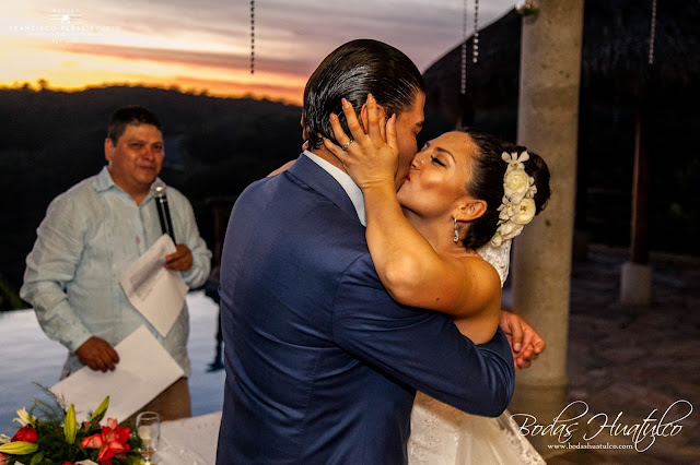 boda en playa, beach wedding, Oaxaca, México, Bodas Huatulco, Wedding Planner