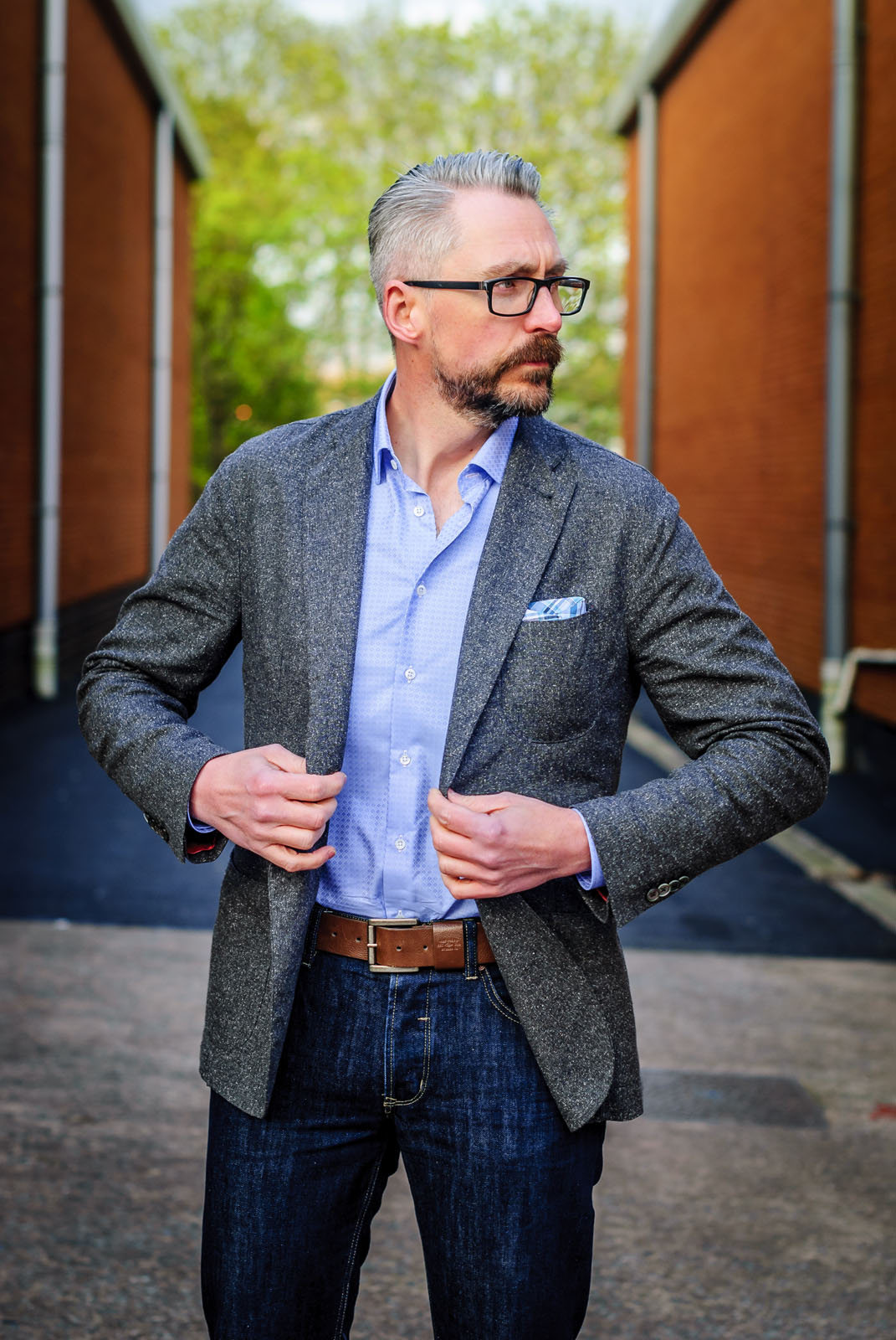 British workwear tailoring by Arthur Shirtley: Smart casual menswear outfit \ tweed blazer \ check shirt \ dark wash straight leg jeans \ brown high top brogues | Silver Londoner, over 40 menswear