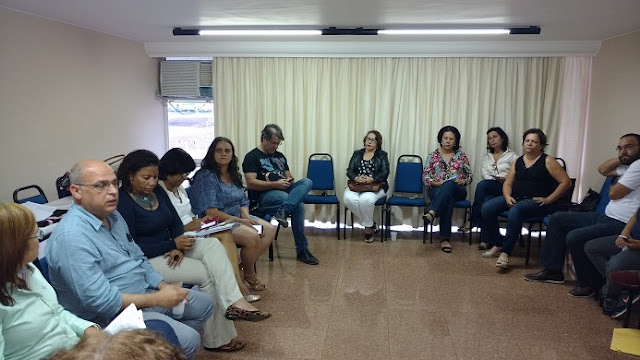 O núcleo de Educação da CTB participou da reunião do Conselho Nacional de Entidades da CNTE (Confederação Nacional dos Trabalhadores na Educação), que ocorreu de 1º a 5 de agosto, em Brasília. O evento, que teve a presença de 37 organizações, debateu o 33º Congresso da confederação, que ocorrerá de 12 a 15 de janeiro de 2017, na capital federal, a atual conjuntura do País, assuntos relacionados aos profissionais da área, além do calendário de mobilização da categoria.

No último dia do encontro os dirigentes da central que compõem a base da CNTE realizaram um seminário para debater o atual momento político, a atuação e perspectivas da CTB para o setor educacional, bem como organização e mobilização para o congresso. A reunião teve a presença de Augusto Madeira, presidente do PCdoB no DF, que falou sobre a necessidade de união da categoria contra o golpe e o processo que surge, caso o impeachment se concretize.