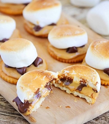 RITZ PEANUT BUTTER S'MORES