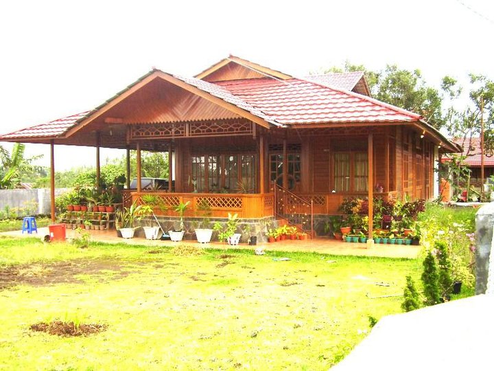 RUMAH PANGGUNG MINAHASA di Talaitad PENJELASAN