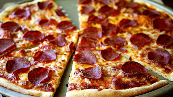 How To Make Homemade Pepperoni Pizza