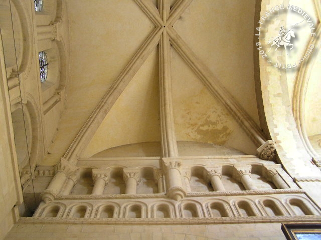 CAEN (14) - Abbaye aux Dames (Intérieur)