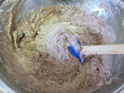 making choolate macarons