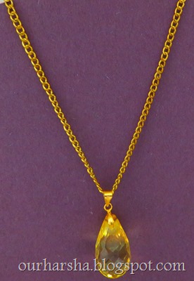 Yellow teardrop Pendant Necklace (1)