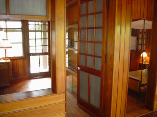 Interior de la Casa de Ho Chi Minh en Hanoi