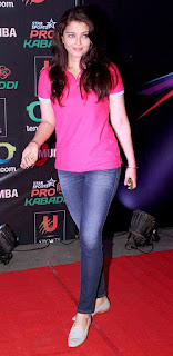 Aishwarya Rai In Blue Jeans And Pink Top